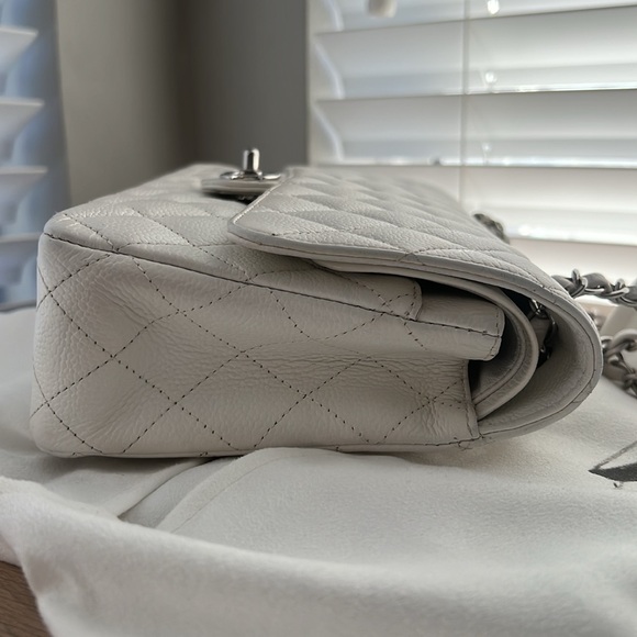 CHANEL Medium Classic Caviar SHW white caviar - Picture 13 of 14